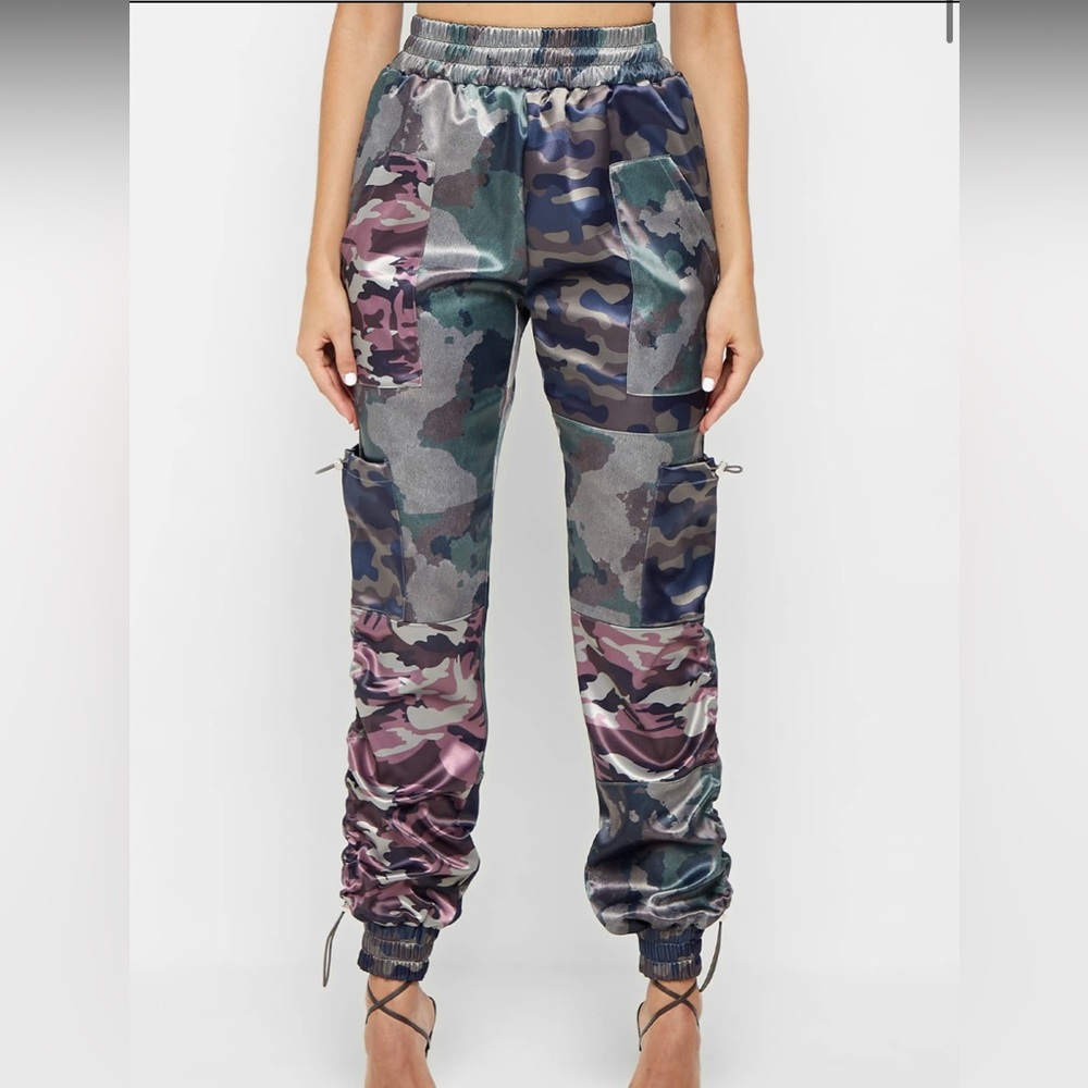 Maniere de Voir satin camo cargo pants (multicolor) Uk 6 /US 2